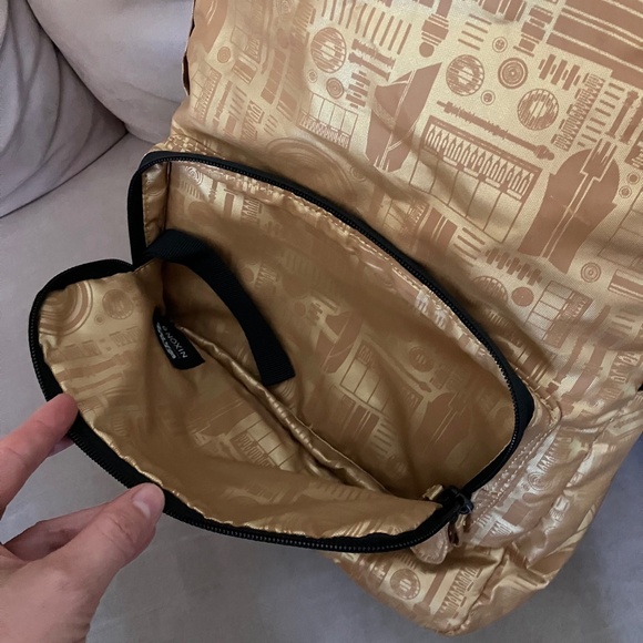 Nixon Star Wars C3PO Lightweight Packable Backpack Gold Droid C-3PO Book Bag - Picture 6 of 12